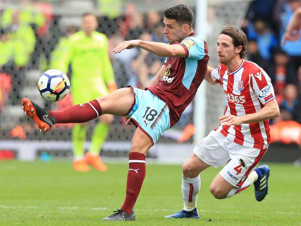 年代初与奥 年代初与奥